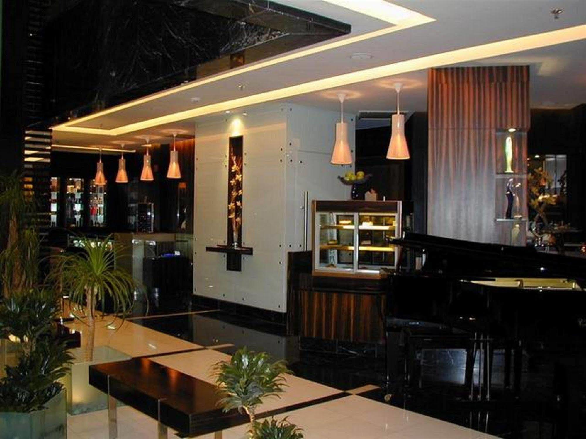 Le Royal Tower Hotell Kuwait City Eksteriør bilde